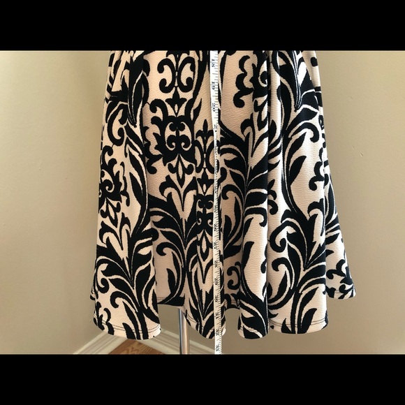 Blue Blush Dress. Size L. Black and White. Deep V - Picture 6 of 10